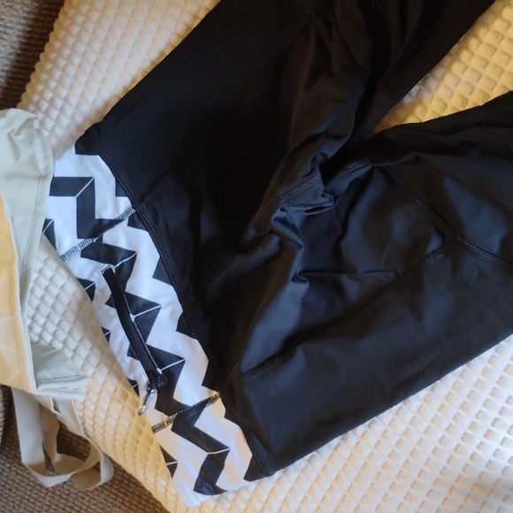 WeWoreWhat Leggings and bralette And Lululemon Chevron Style Capris - Picture 10 of 11